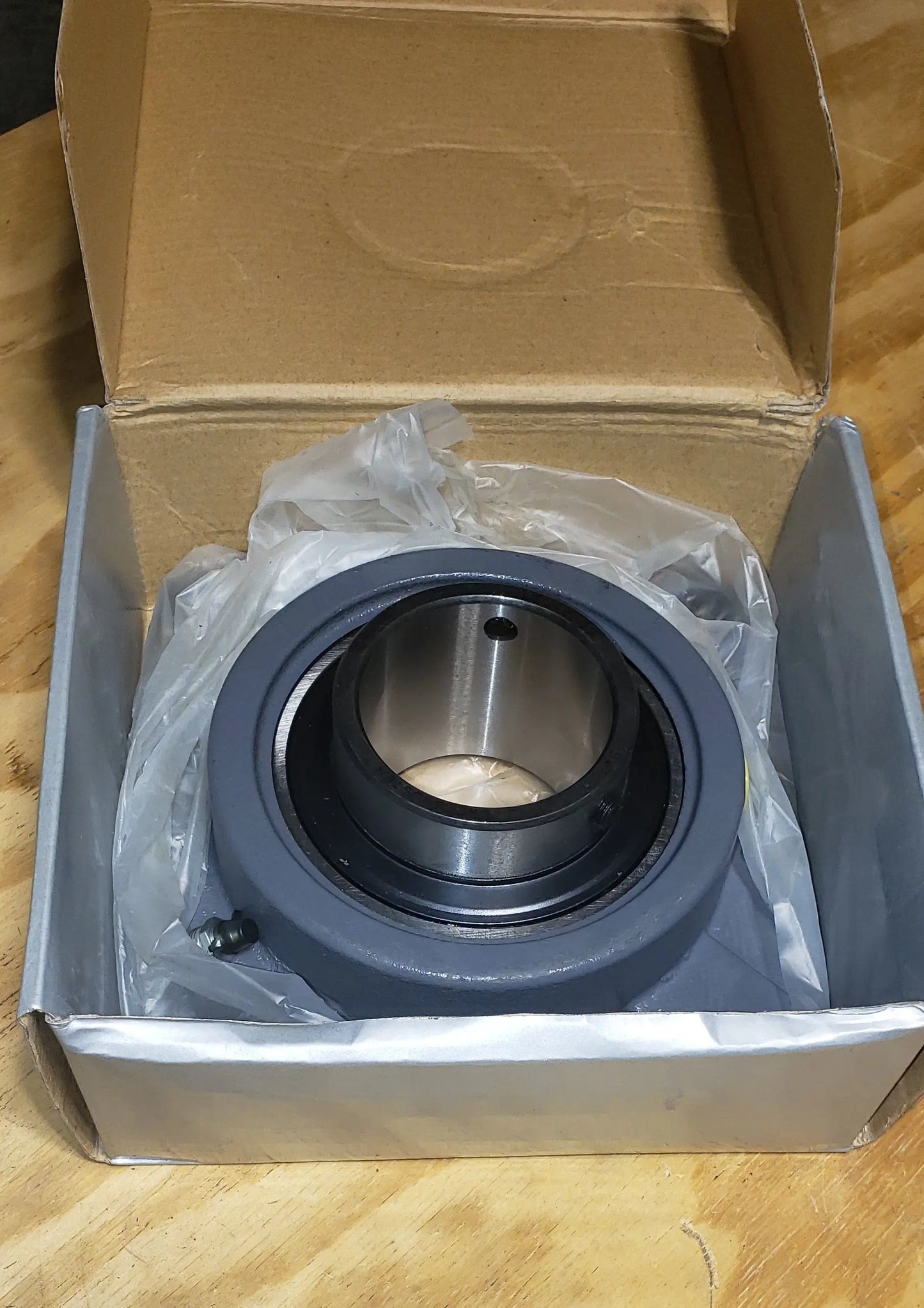 Shuster Precision Bearings UC 212-39 5 UT** Shuster
